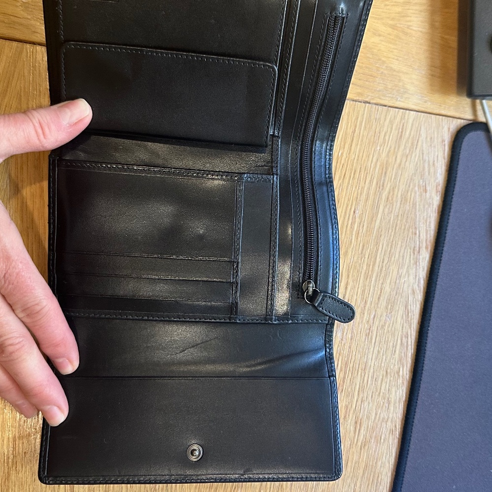 Coach Wallet - Picture 4 of 4